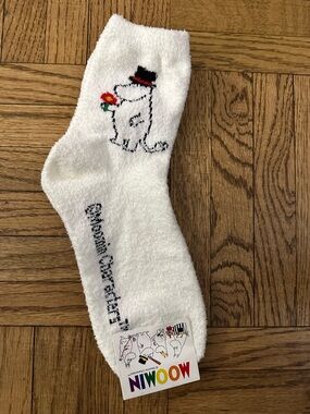 Cozy plush white Moomin socks featuring Moomintroll - one size - NWT